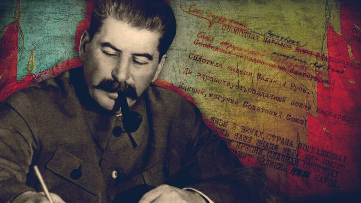 Про сталина. Сталин Иосиф Виссарионович портрет с трубкой. Сталин Иосиф Виссарионович 1920 1080. Сталин Иосиф Виссарионович за столом. Сталин Иосиф Виссарионович обои.